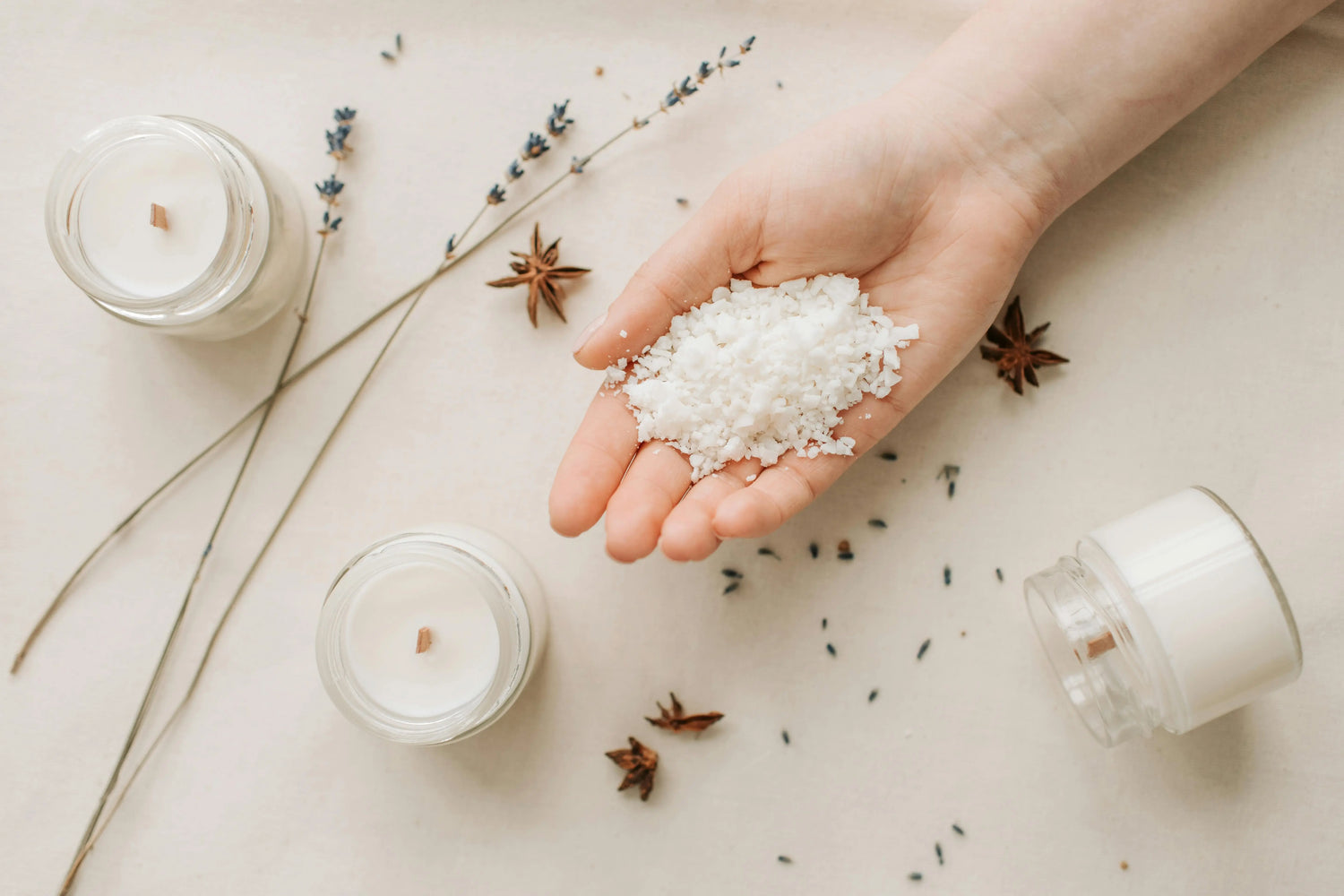 Comment choisir la cire idéale pour vos bougies parfumées professionnelles ?